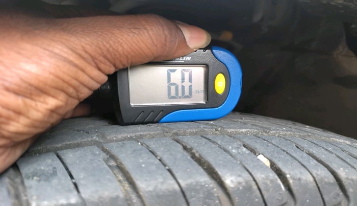 2013 Hyundai i10 MAGNA 1.2, Petrol, Manual, 31,539 km, tyre