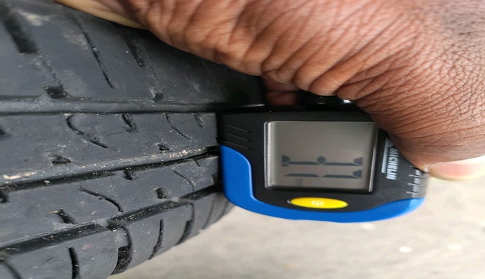 2013 Hyundai i10 MAGNA 1.2, Petrol, Manual, 31,539 km, tyre