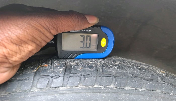 2013 Hyundai i10 MAGNA 1.2, Petrol, Manual, 31,539 km, tyre