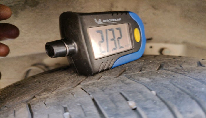 2012 Hyundai Eon SPORTZ, Petrol, Manual, 54,419 km, tyre