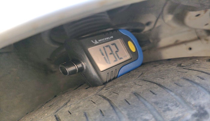 2012 Hyundai Eon SPORTZ, Petrol, Manual, 54,419 km, tyre