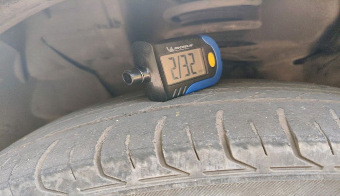 2012 Nissan Sunny XL DIESEL, Diesel, Manual, 73,553 km, tyre