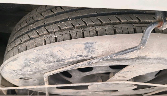 2019 Nissan Kicks XV DIESEL, Diesel, Manual, 1,40,580 km, tyre