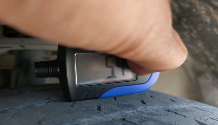 2017 Maruti Dzire ZXI, Petrol, Manual, 31,313 km, tyre