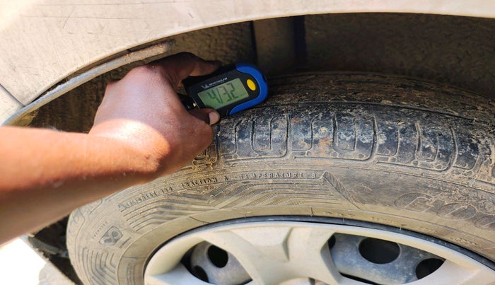 2015 Ford Ecosport TREND+ 1.5L DIESEL, Diesel, Manual, 1,12,122 km, tyre