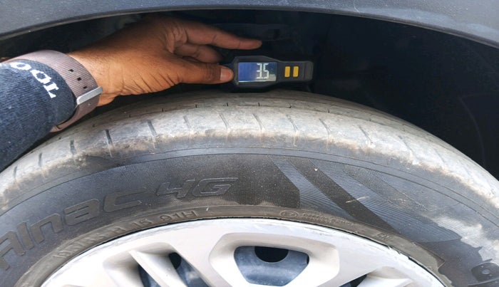 2023 KIA CARENS PRESTIGE 1.5 PETROL 7 STR, Petrol, Manual, 34,325 km, tyre