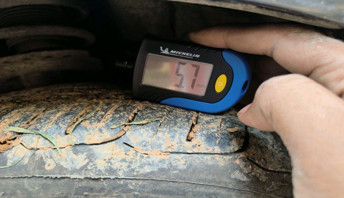 2015 Hyundai Verna FLUIDIC 4S 1.6 VTVT S(O), Petrol, Manual, 84,854 km, tyre