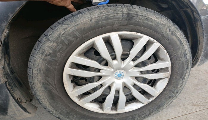 2017 Maruti Swift VDI, Diesel, Manual, 1,00,000 km, tyre