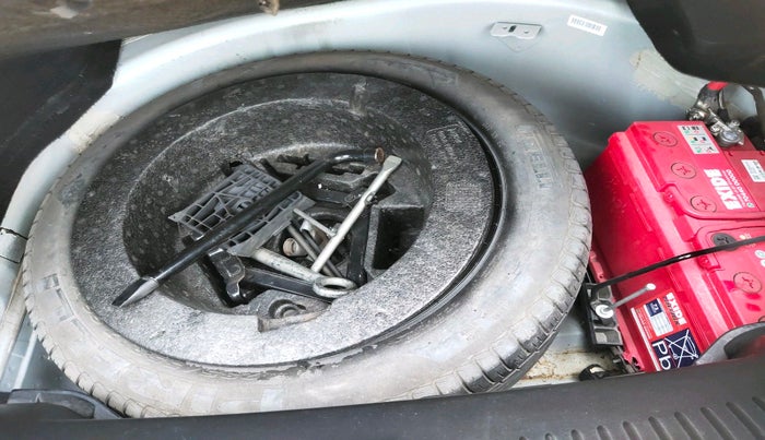 2015 Jaguar XF 2.2 DIESEL, Diesel, Automatic, 77,105 km, tyre