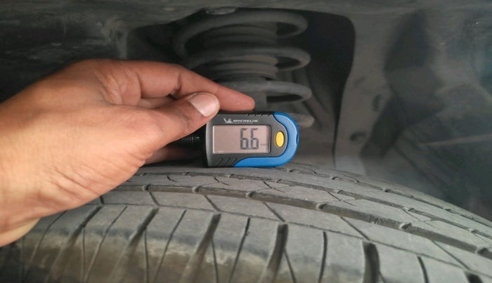 2016 Maruti Vitara Brezza ZDI, Diesel, Manual, 89,339 km, tyre