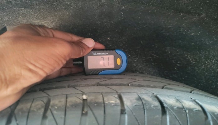 2016 Maruti Vitara Brezza ZDI, Diesel, Manual, 89,339 km, tyre