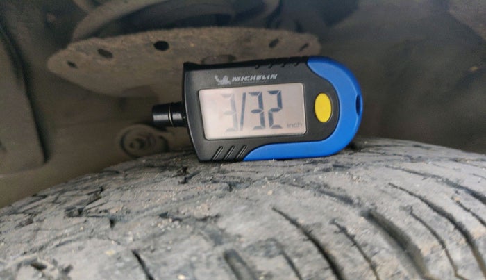 2013 Honda Amaze 1.5L I-DTEC S, Diesel, Manual, 1,51,065 km, tyre