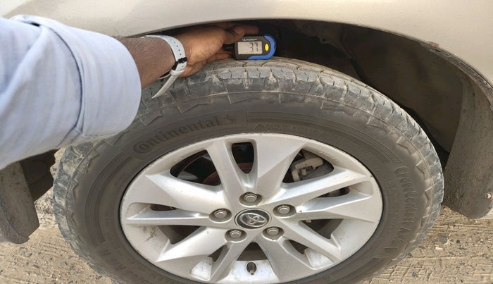 2018 Toyota Innova Crysta 2.4 GX 8 STR, Diesel, Manual, 2,61,994 km, tyre