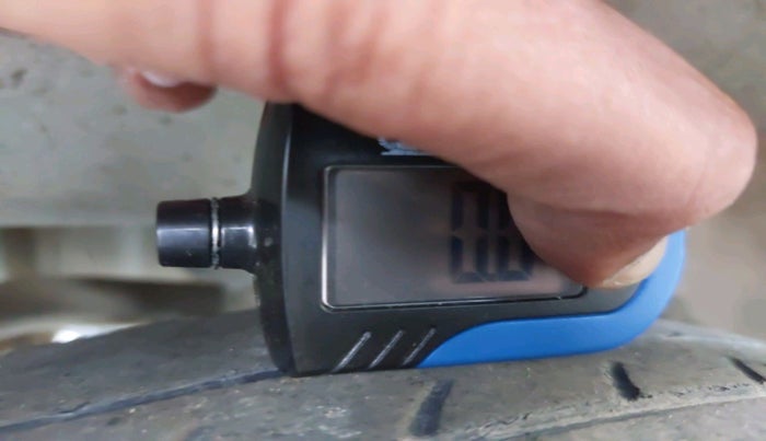 2011 Maruti Alto K10 VXI, Petrol, Manual, 53,573 km, tyre