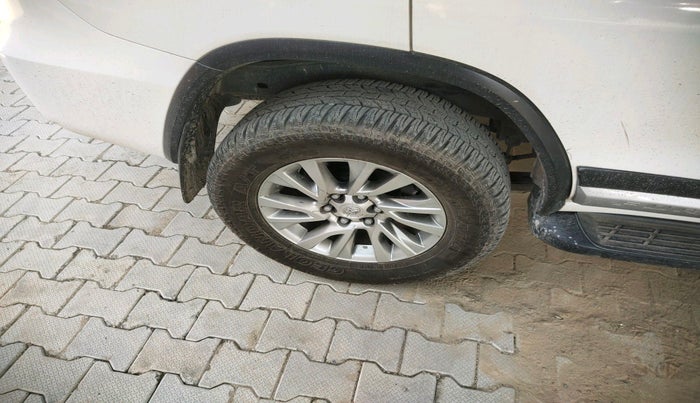 2017 Toyota Fortuner 2.8 4X2 AT, Diesel, Automatic, 1,05,087 km, tyre