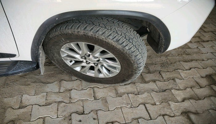 2017 Toyota Fortuner 2.8 4X2 AT, Diesel, Automatic, 1,05,087 km, tyre