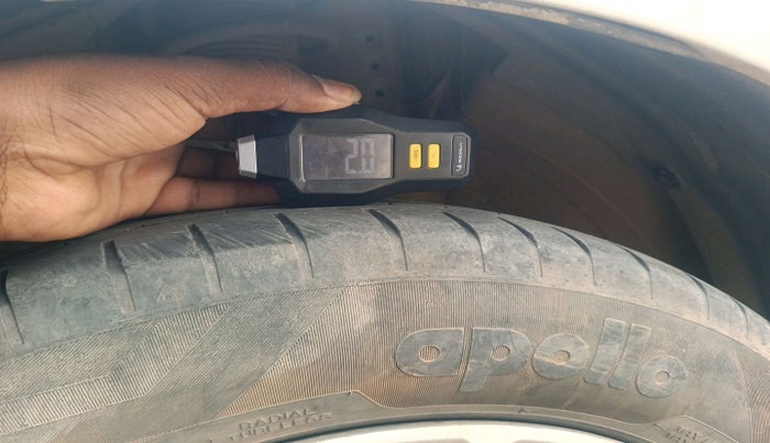 2023 Maruti Dzire ZXI AMT, Petrol, Automatic, 56,059 km, tyre