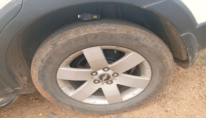 2011 Chevrolet Captiva XTREME, Diesel, Manual, 1,10,268 km, tyre