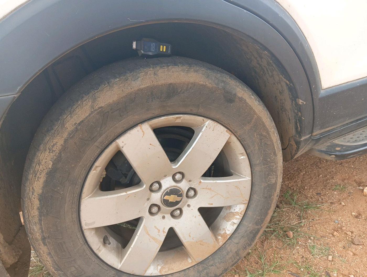 2011 Chevrolet Captiva XTREME, Diesel, Manual, 1,10,700 km, tyre