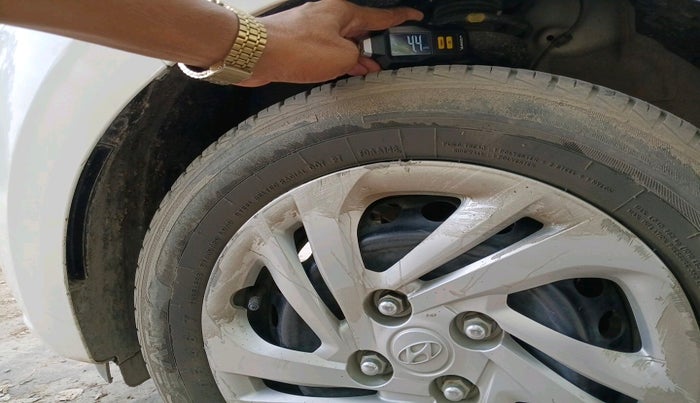 2020 Hyundai AURA S 1.2, Petrol, Manual, 33,557 km, tyre