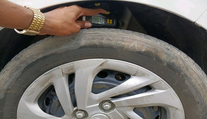 2020 Hyundai AURA S 1.2, Petrol, Manual, 33,557 km, tyre