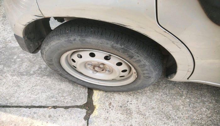2013 Maruti Ritz LXI, Petrol, Manual, 15,083 km, tyre