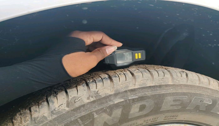 2019 Mahindra MARAZZO M2 8 STR, Diesel, Manual, 17,732 km, tyre