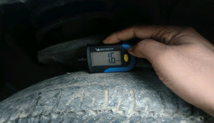 2011 Tata Indigo ECS GLS, Petrol, Manual, 87,069 km, tyre