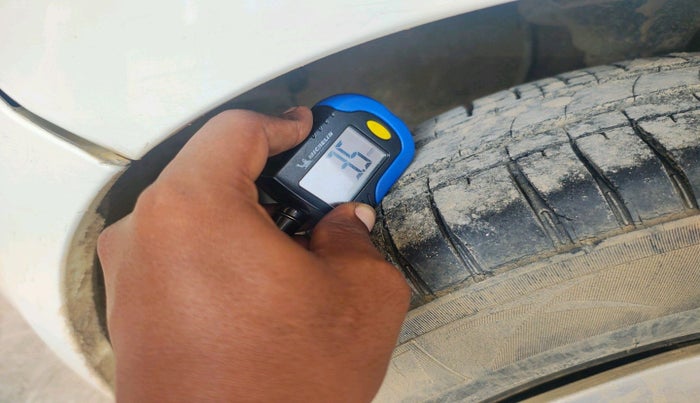 2013 Hyundai i10 MAGNA 1.2 AT, Petrol, Automatic, 64,570 km, tyre