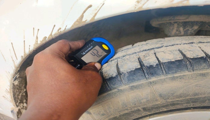 2013 Hyundai i10 MAGNA 1.2 AT, Petrol, Automatic, 64,570 km, tyre