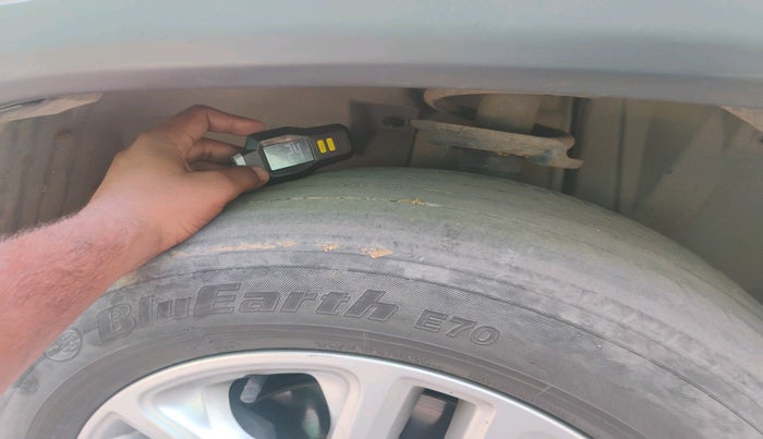 2017 Jeep Compass LIMITED (O) 2.0 DIESEL 4X4, Diesel, Manual, 1,75,966 km, tyre