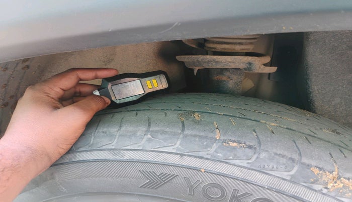 2017 Jeep Compass LIMITED (O) 2.0 DIESEL 4X4, Diesel, Manual, 1,75,966 km, tyre