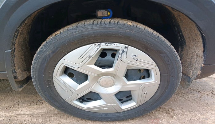 2024 Tata NEXON PURE SUNROOF 1.2 PETROL, Petrol, Manual, 11,408 km, tyre