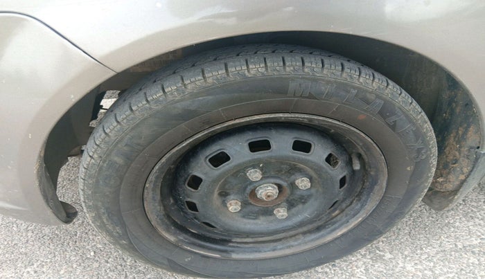 2011 Chevrolet Spark LT 1.0, Petrol, Manual, 86,940 km, tyre