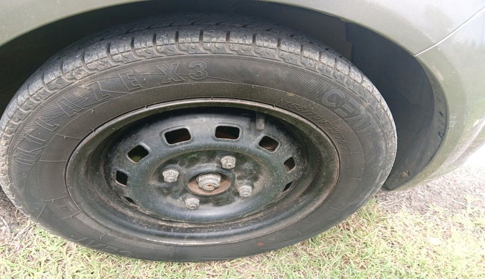 2011 Chevrolet Spark LT 1.0, Petrol, Manual, 86,940 km, tyre