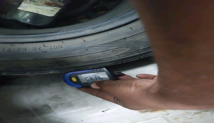 2012 Honda Brio V MT, Petrol, Manual, 78,766 km, tyre