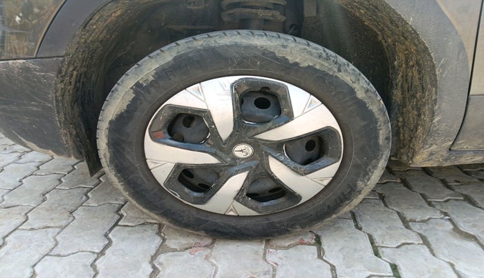 2022 Tata PUNCH PURE MT, Petrol, Manual, 41,187 km, tyre