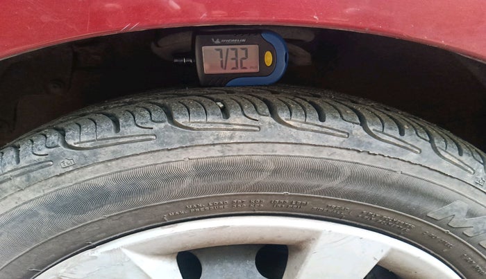 2013 Hyundai Eon SPORTZ, Petrol, Manual, 79,331 km, tyre