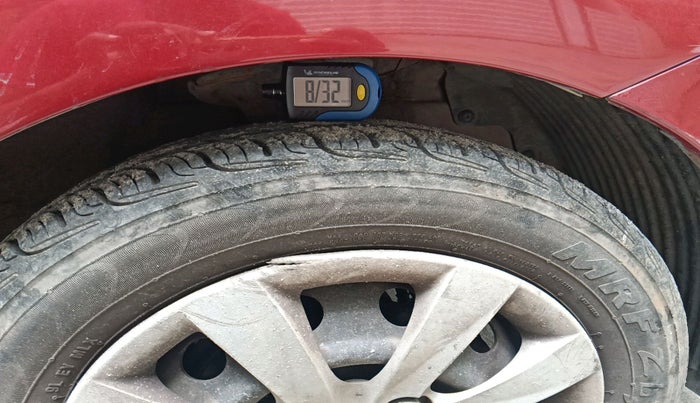 2013 Hyundai Eon SPORTZ, Petrol, Manual, 79,331 km, tyre