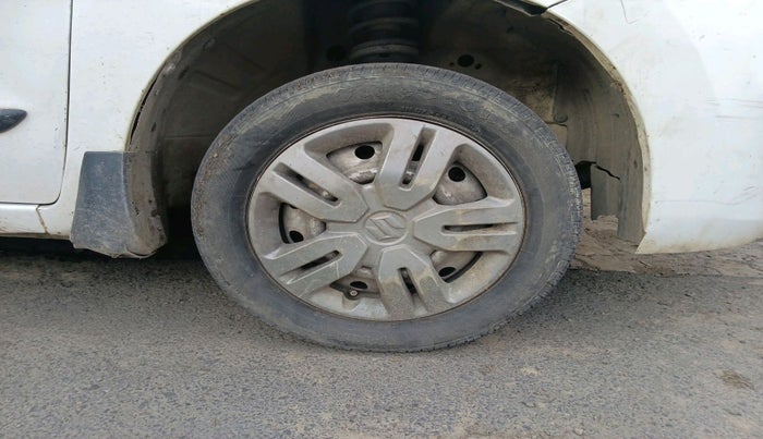 2016 Maruti Wagon R 1.0 LXI CNG, Petrol, Manual, 1,03,726 km, tyre