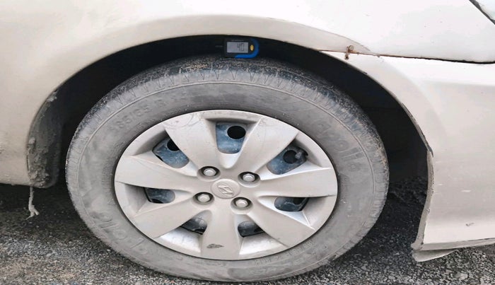 2010 Hyundai Verna TRANSFORM 1.5 CRDI, Diesel, Manual, 1,18,778 km, tyre