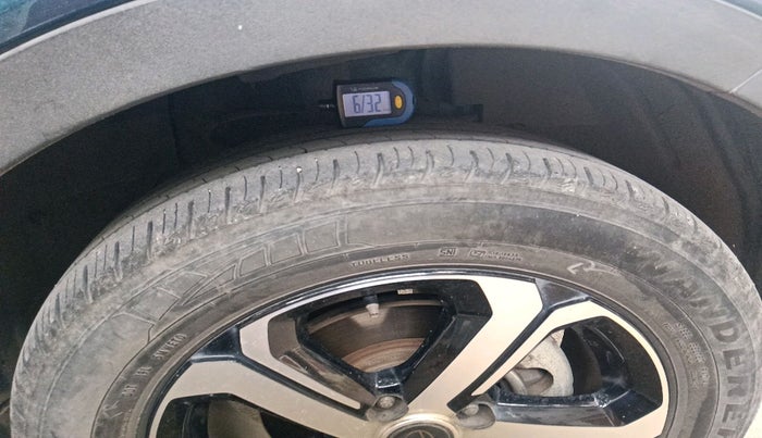 2022 Tata NEXON EV XZ PLUS, Electric, Automatic, 27,626 km, tyre