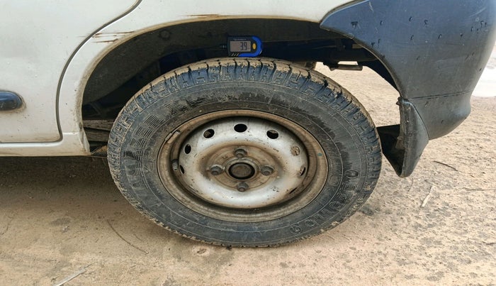 2010 Maruti Alto LXI, Petrol, Manual, 91,443 km, tyre