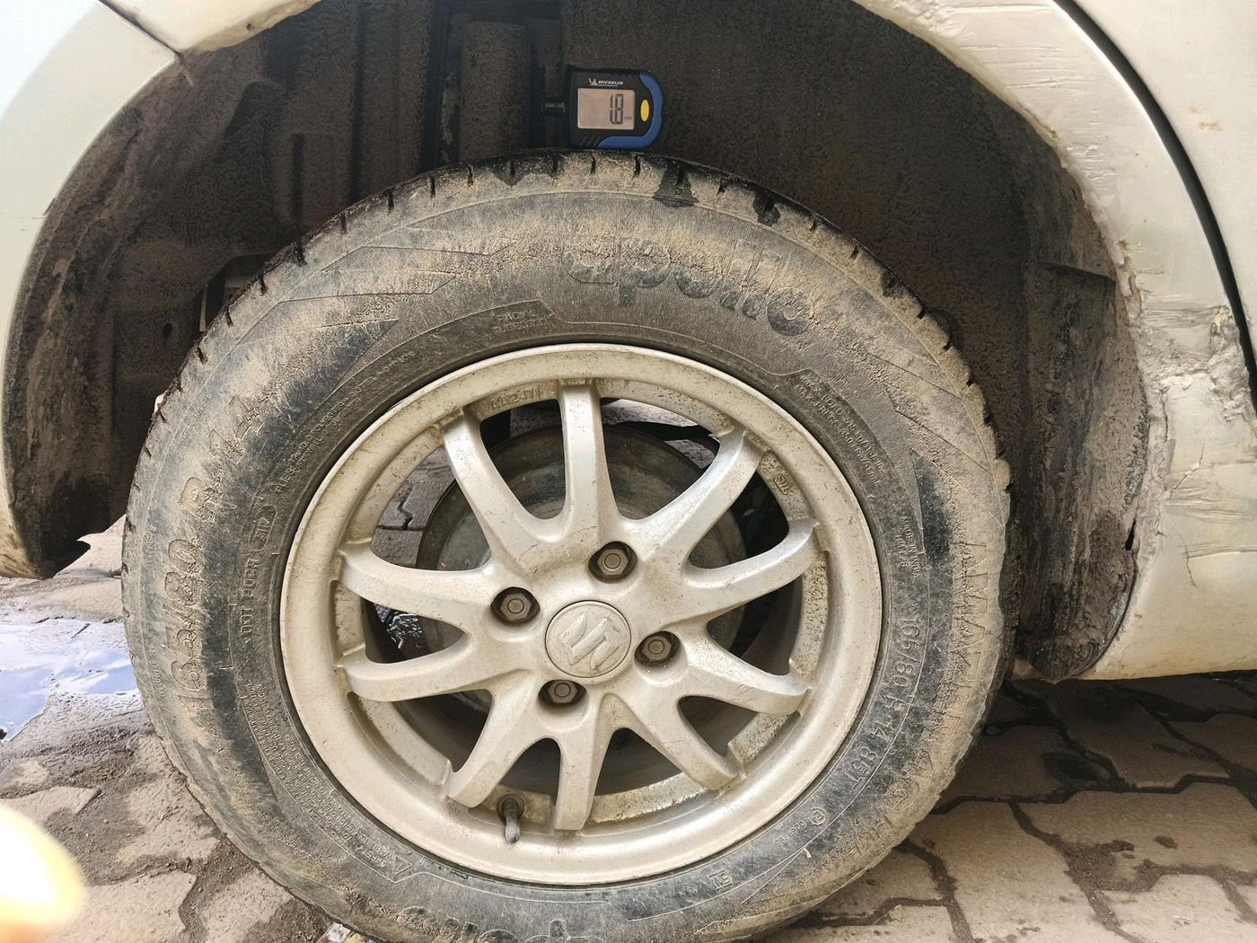 2014 Maruti Swift Dzire VXI, Petrol, Manual, 1,18,595 km, tyre