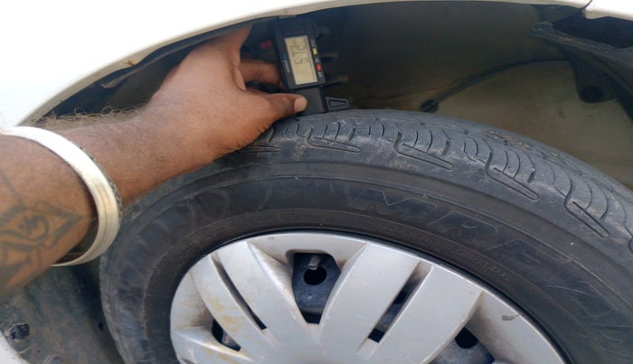 2020 Maruti Alto LXI, Petrol, Manual, 2,70,000 km, tyre