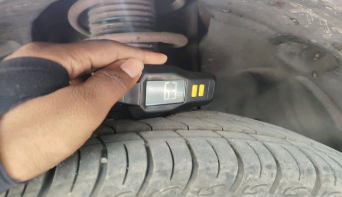 2016 Tata Tiago XT PETROL, Petrol, Manual, 19,182 km, tyre