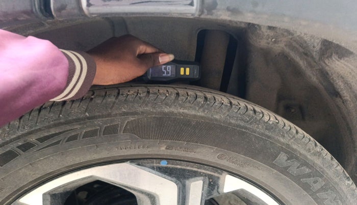 2023 Maruti BREZZA ZXI + SMART HYBRID, Petrol, Manual, 28,266 km, tyre