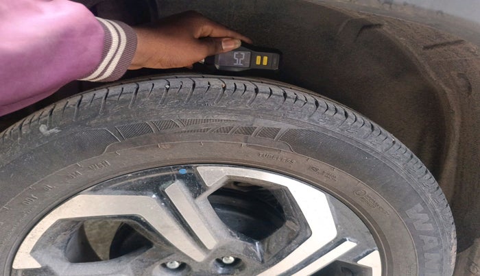 2023 Maruti BREZZA ZXI + SMART HYBRID, Petrol, Manual, 28,266 km, tyre