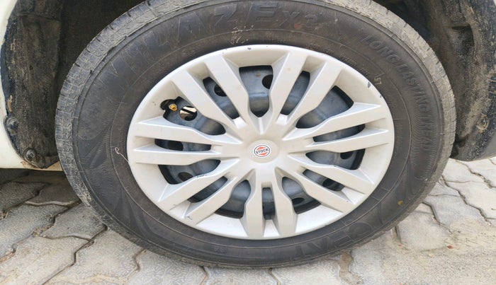 2014 Maruti Swift Dzire VDI, Diesel, Manual, 1,08,232 km, tyre