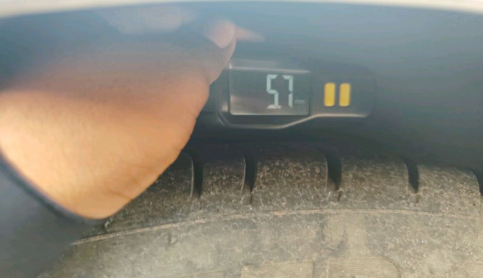 2011 Hyundai i10 ASTA 1.2, Petrol, Manual, 52,289 km, tyre